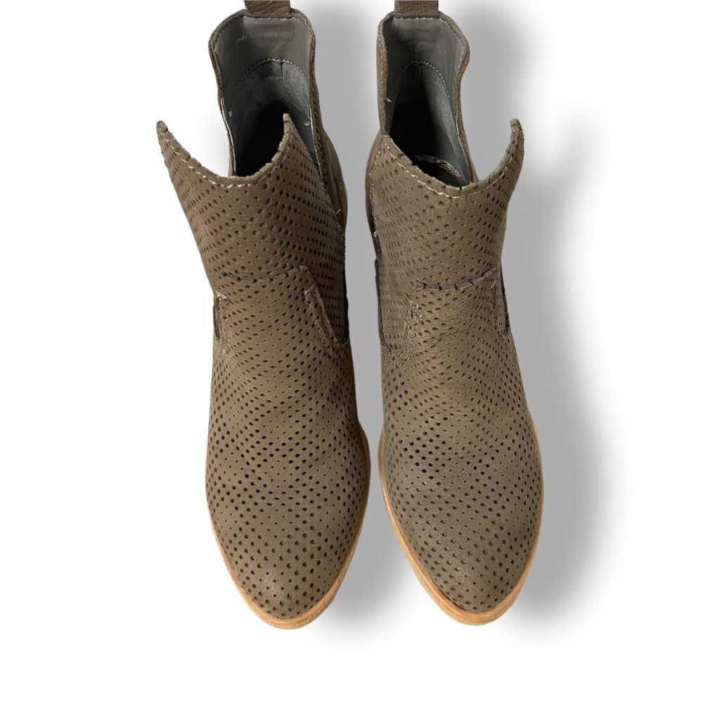 Dolce Vita Bianca Perforated Suede Ankle Boot, Sz 6, Tan Neutral Booties Taupe - Picture 2 of 6